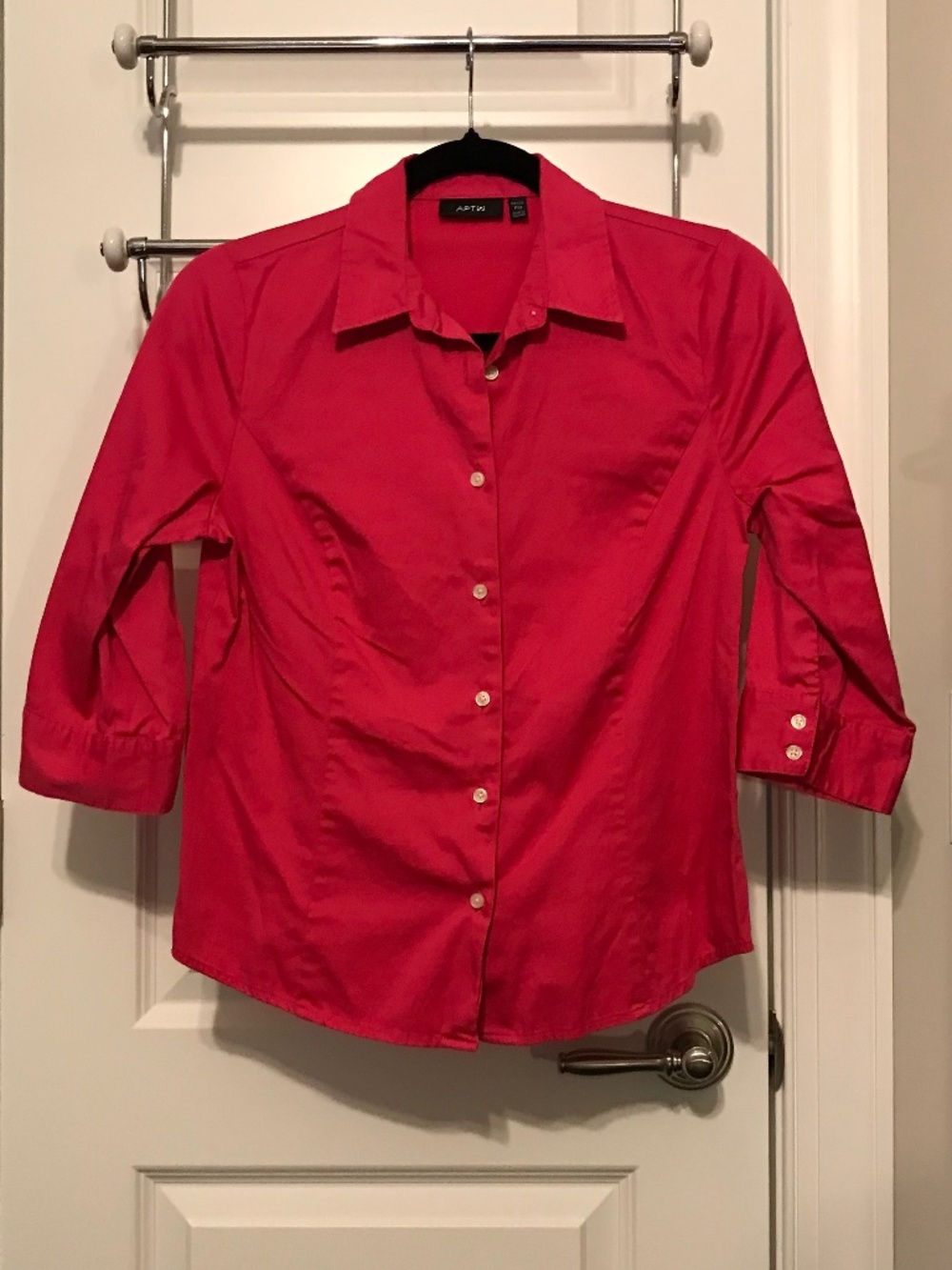 Apt. 9 petite hot pink 3/4 sleeve collared button down shirt (MP)